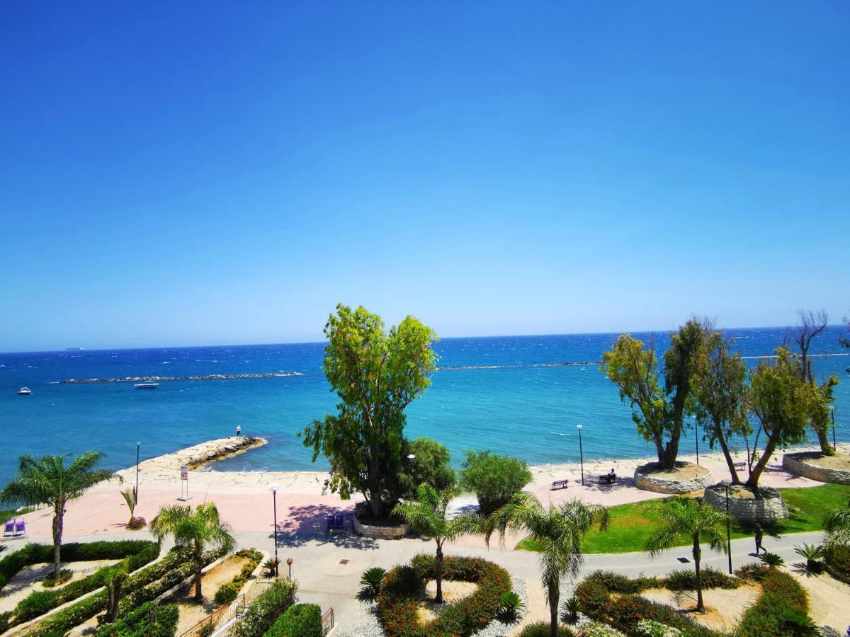 Galatex Beachfront 1St Line Sea View Suites - Best Location Peaceful Green Place Limassol Exterior photo