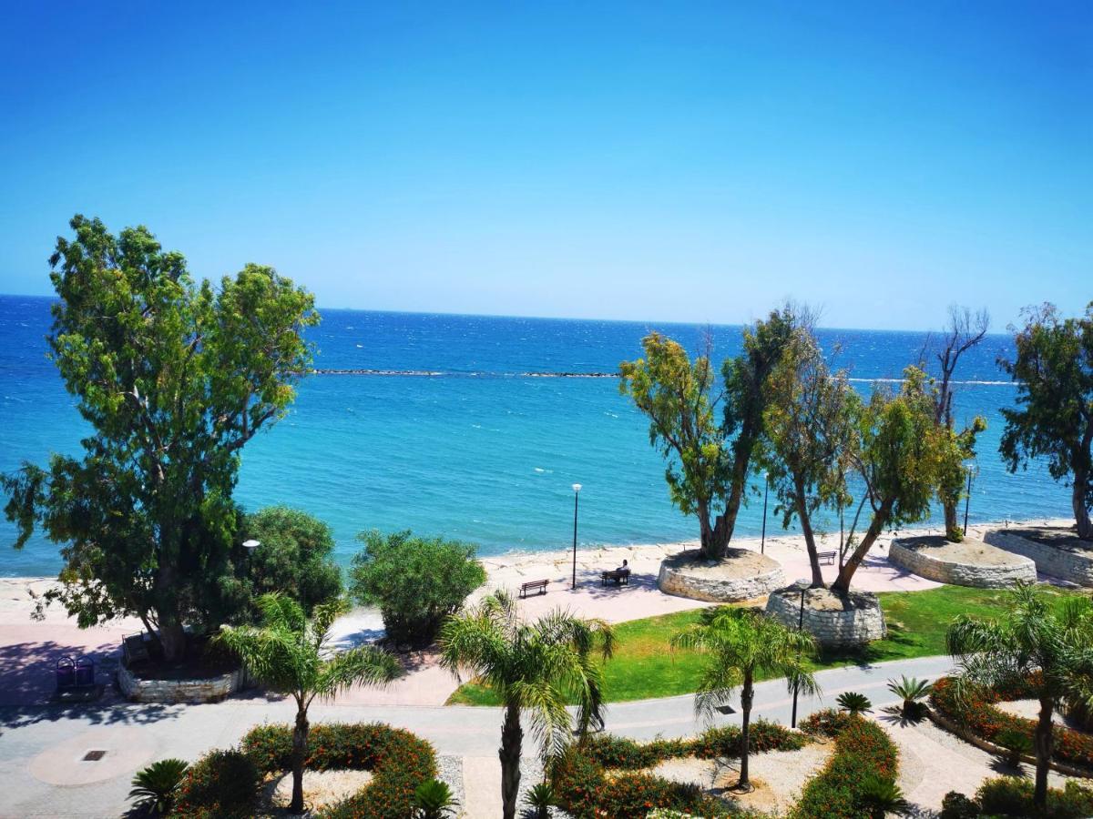 Galatex Beachfront 1St Line Sea View Suites - Best Location Peaceful Green Place Limassol Exterior photo