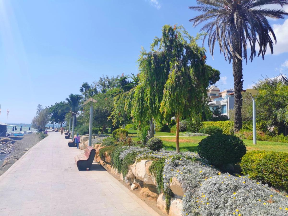 Galatex Beachfront 1St Line Sea View Suites - Best Location Peaceful Green Place Limassol Exterior photo